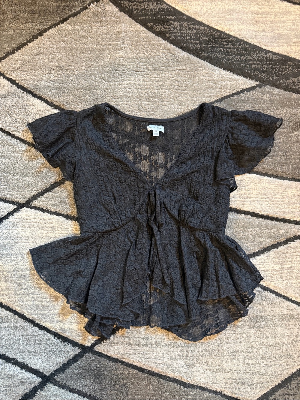 LOVE FIRE LACE BLOUSE